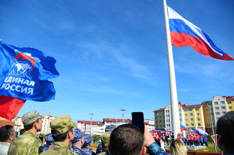 Росгвардия принимает участие в мероприятиях, приуроченных ко Дню государственного флага на Ямале (ВИДЕО)