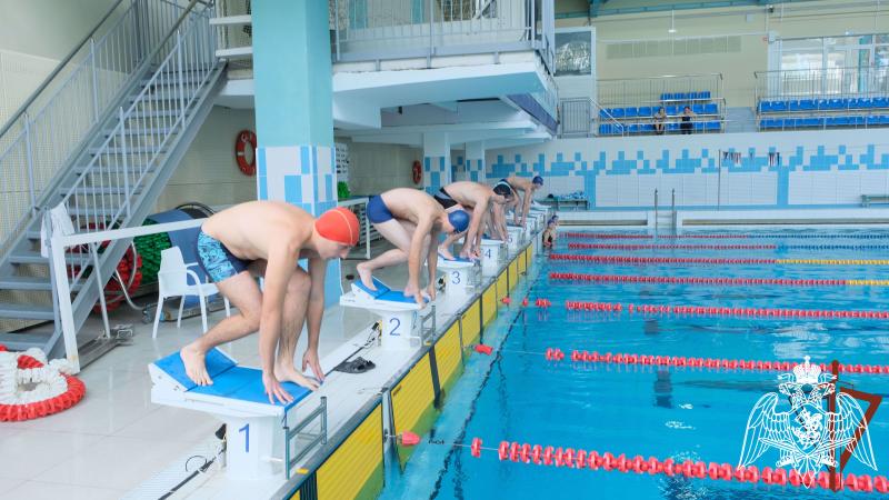 Саратовские росгвардейцы стали призерами чемпионат Приволжского округа Росгвардии по плаванию