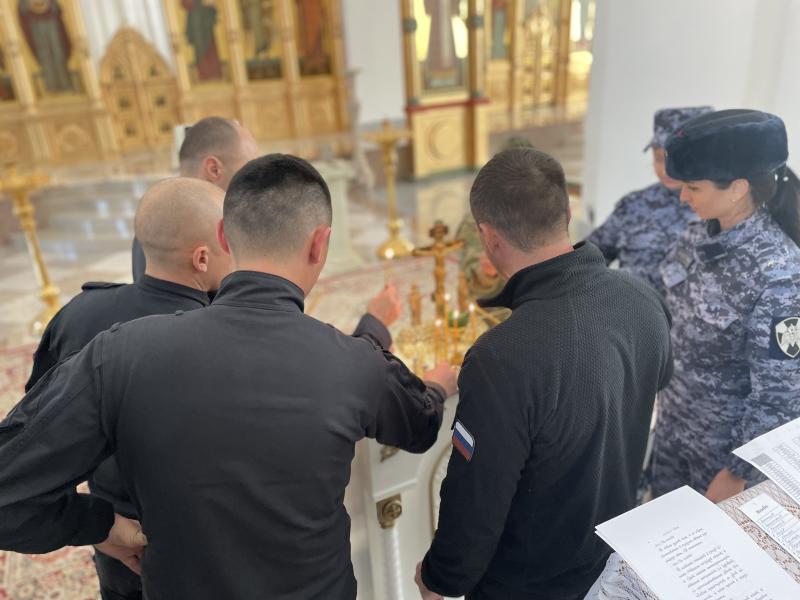 О здравии участников спецоперации молились в Иркутске сотрудники и военнослужащие Росгвардии