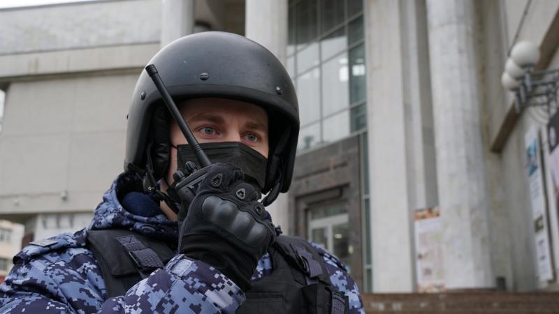 Кировские росгвардейцы задержали подозреваемых в нанесении побоев