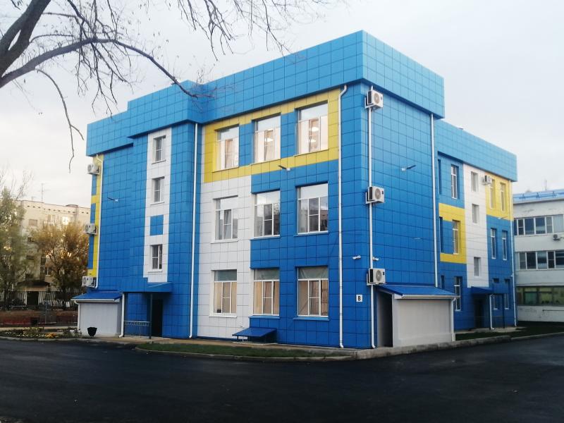 Стальные фасады в едином стиле: реконструкция школ в Калмыкии