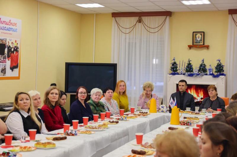 Станислав Каторов поздравил мам, бабушек и жен города с Днем матери