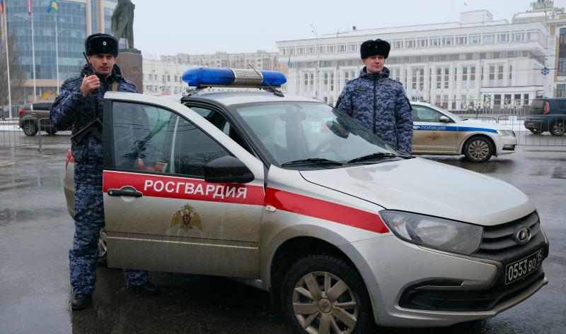 Росгвардейцы приняли участие в обеспечении правопорядка и общественной безопасности в новогоднюю ночь в Тамбовской области