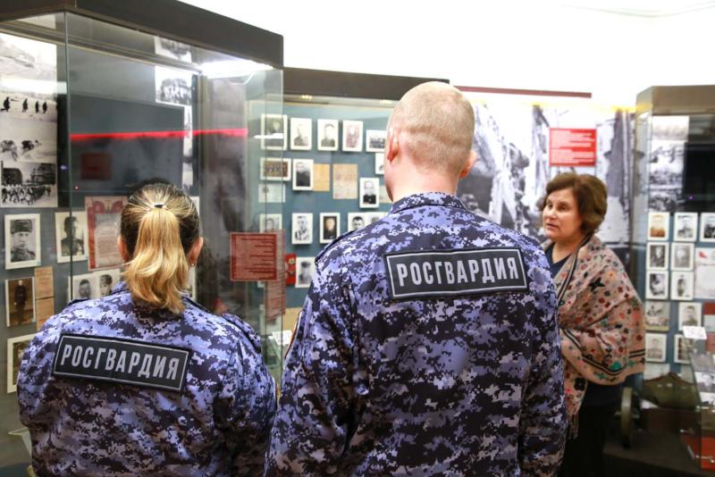 В Мордовии росгвардейцы посетили Музей боевой славы