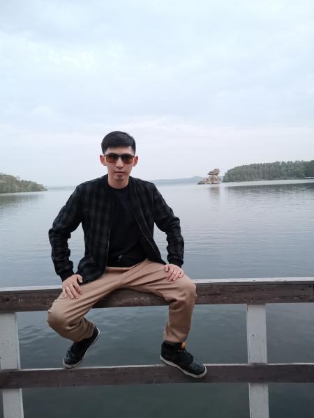 Нурсултан Алтыбаев- (творческий псевдоним - LoveКАЧ) – Казахстанский рэпер из Алматы.