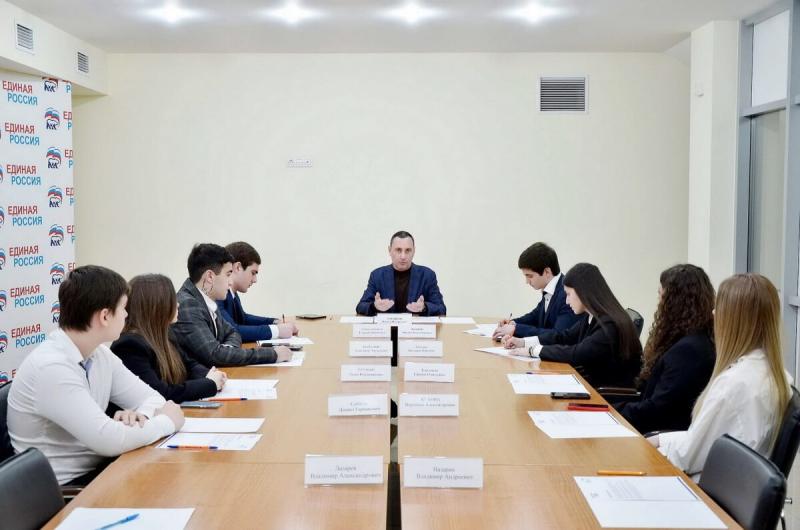 Депутат ЗСК Виктор Тепляков провёл совещание по теме экологии с активистами МГЕР