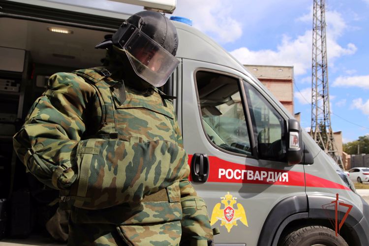 В Магнитогорске сотрудники Росгвардии обеспечили охрану досрочной сдачи ЕГЭ