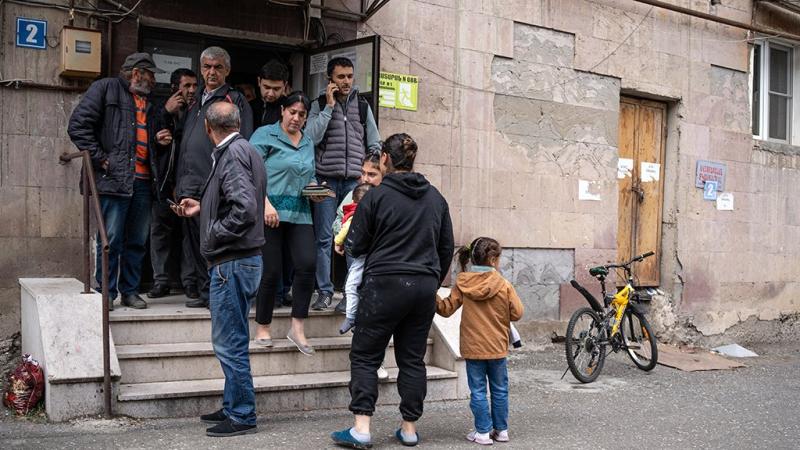 Омбудсмен: Азербайджан только в одном селе Нагорного Карабаха убил 5 и ранил 15 человек, еще 4 оказались в плену