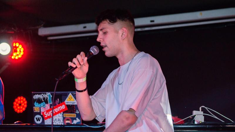 Кто такой - Deni Walker?