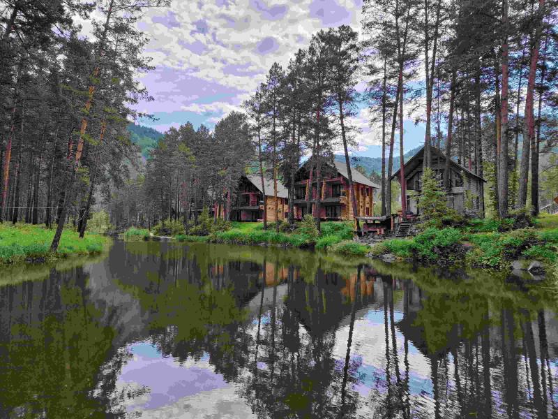 На Алтае готовят к продаже уникальный объект – участок с базой отдыха за 850 млн