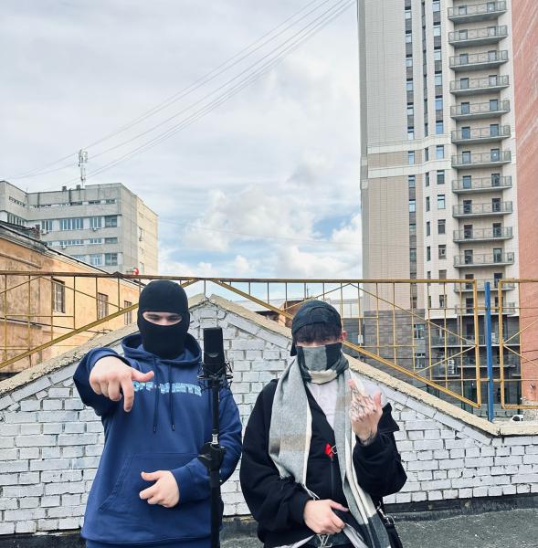 "GLOCKKID ВПЕЧАТЛЯЕТ СВЕЖИМ ЗВУЧАНИЕМ В СВОЕМ НОВОМ АЛЬБОМЕ: ПРОНИКНОВЕННЫЕ МЕЛОДИИ И ЗАХВАТЫВАЮЩИЕ РИТМЫ"