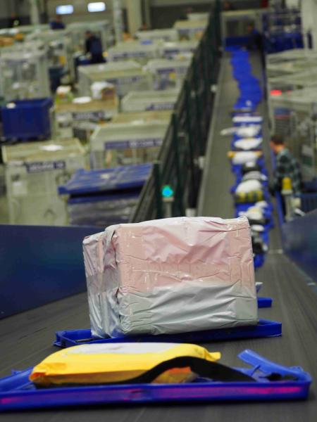 Почта России снизила тарифы на доставку за рубеж на 25%