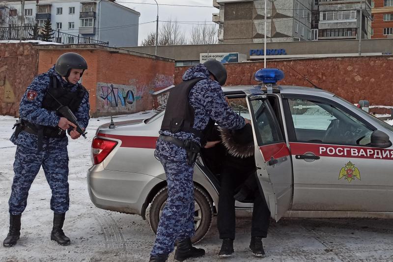 Сотрудниками Росгвардии задержан подозреваемый в угоне автомобиля
