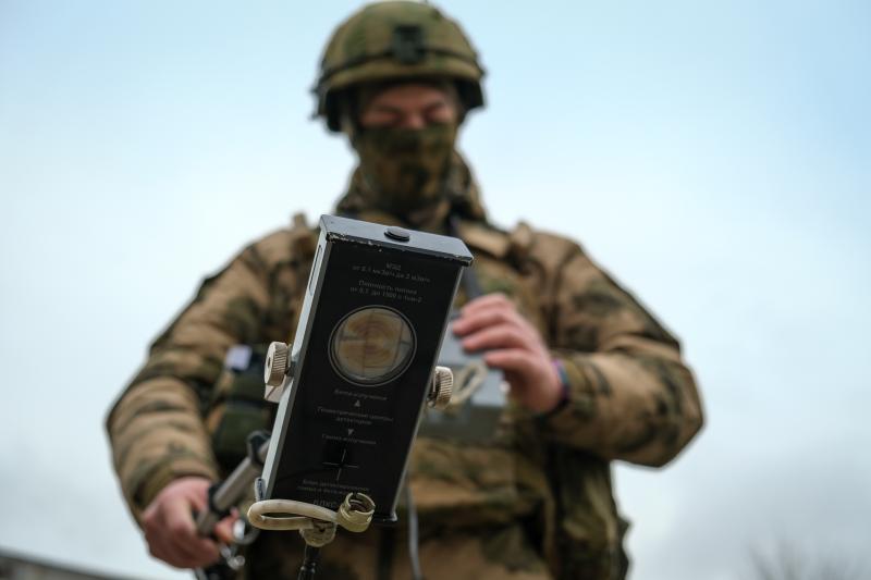 Росгвардейцы регулярно замеряют радиационный фон на территории Запорожской АЭС