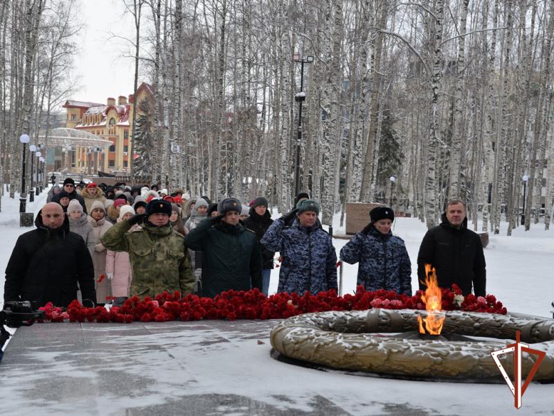 В Югре Росгвардия приняла участие в памятных мероприятиях, приуроченных ко Дню Неизвестного солдата