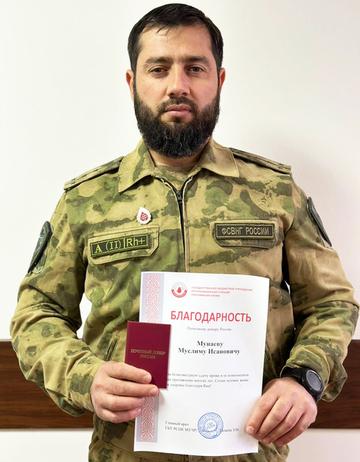 Офицер Росгвардии из Чеченской Республики стал почетным донором России