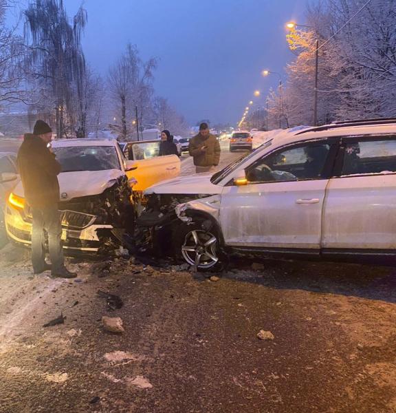 В Подмосковье росгвардейцы оказали помощь автомобилистам во время сильного снегопада