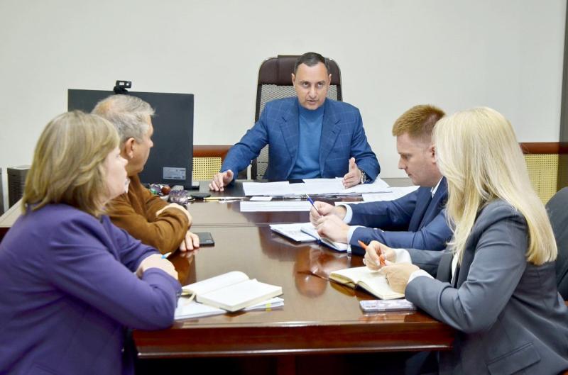 Депутат ЗСК Виктор Тепляков провёл совещание по вопросу создания питомника растений в Сочи