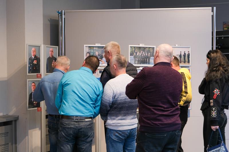 В Смоленске открылась фотовыставка Росгвардии «Войска правопорядка. События и лица»