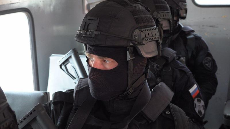 Спецназ Росгвардии задержал двоих мужчин, подозреваемых в краже снегохода в Волоколамском городском округе