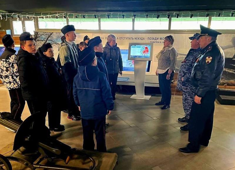 Кадеты раменского "Гвардейского класса" посетили интерактивный музей имени Героев-панфиловцев в Волоколамске