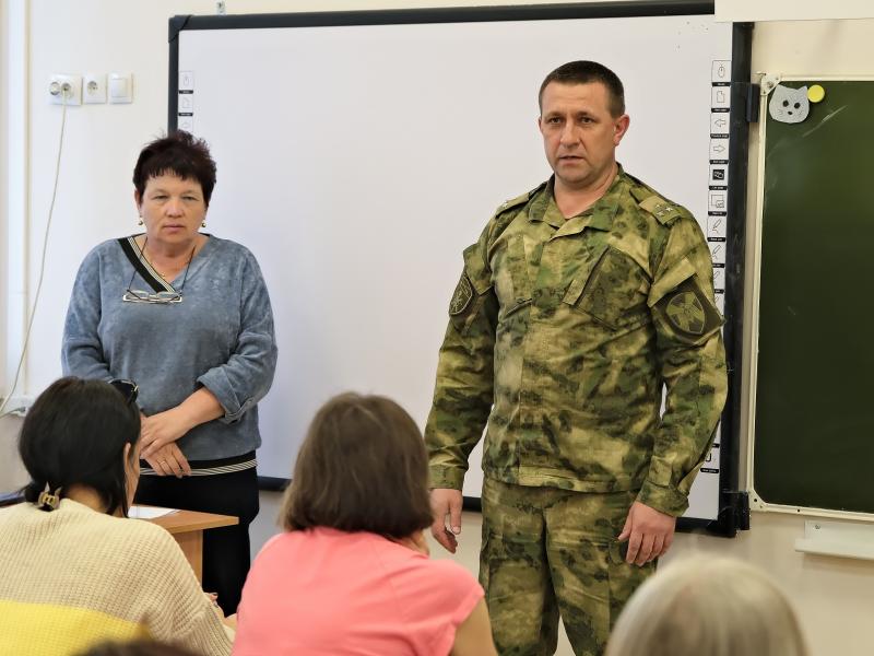 В Республике Алтай обсудили вопрос создания кадетского класса Росгвардии