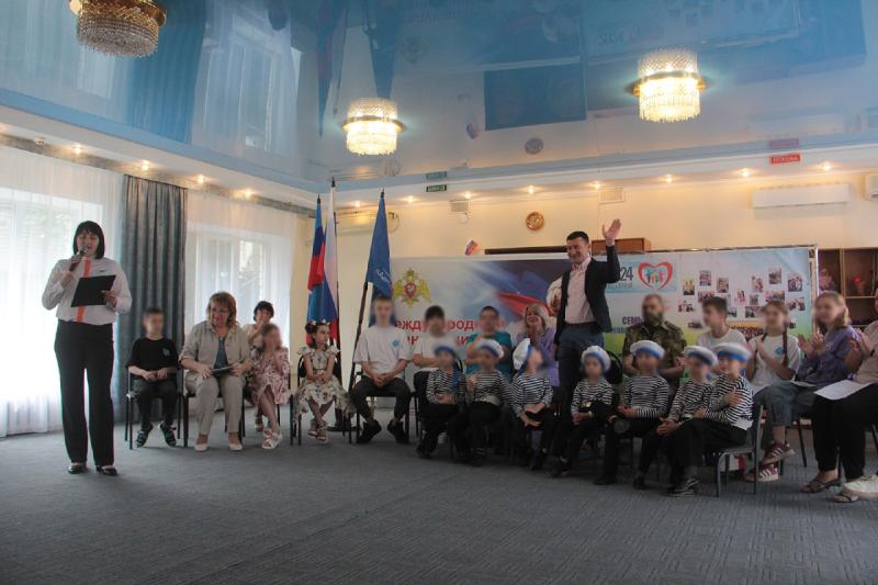 Росгвардия организовала онлайн-встречу воспитанников детских домов Луганска и Хабаровска