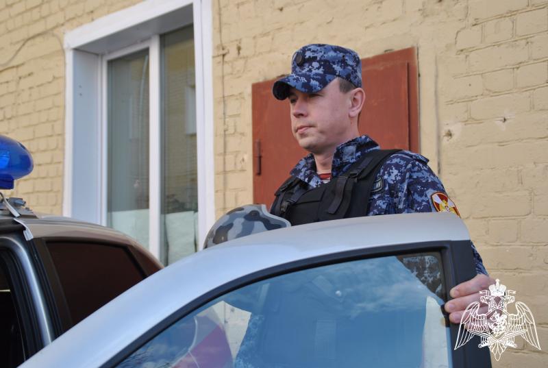 В Кирове росгвардейцы задержали подозреваемого в нанесении побоев
