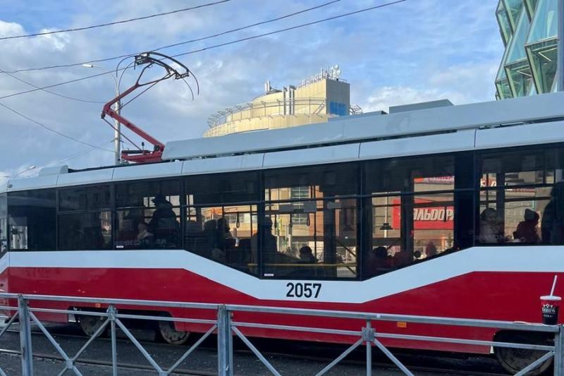 За опоздавший трамвай жителю Новосибирска заплатят 4,5 тысячи
