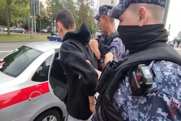 Столичные сотрудники Росгвардии задержали мужчину по подозрению в нанесении ножевого ранения в Москве