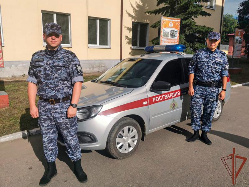 Сотрудники Росгвардии в Иркутске оперативно разыскали и вернули родителям пропавшего ребенка
