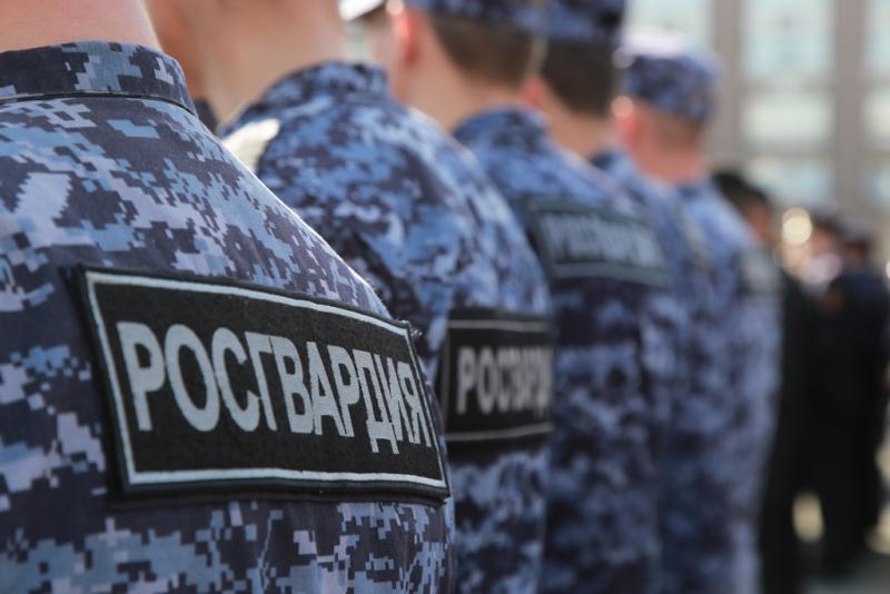 В Челябинске росгвардейцы задержали двух мужчин, находившихся в федеральном розыске