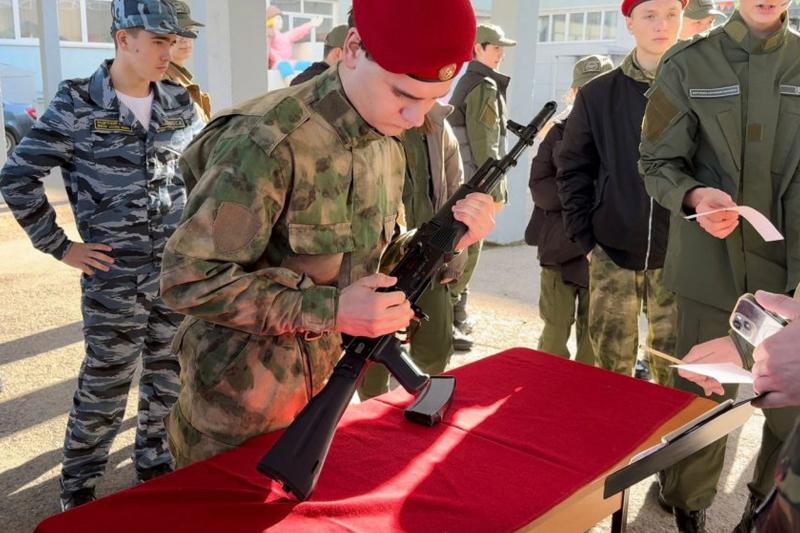 Росгвардия поддержала юнармейцев на первенстве по военно-прикладным видам спорта в Кемерове