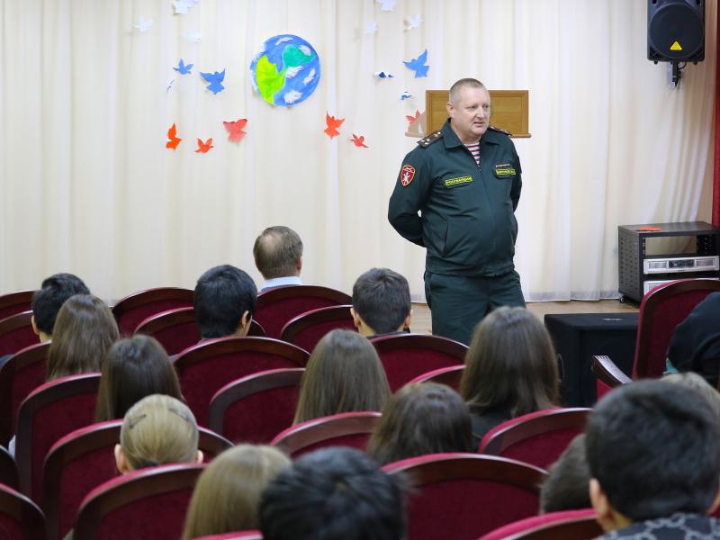 В День Конституции росгвардейцы провели комплекс тематических мероприятий на Ставрополье