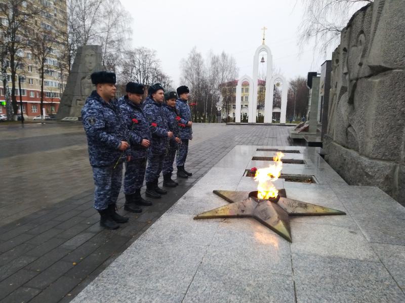 Сотрудники Ступинской Росгвардии почтили память павших в сражениях за столицу.