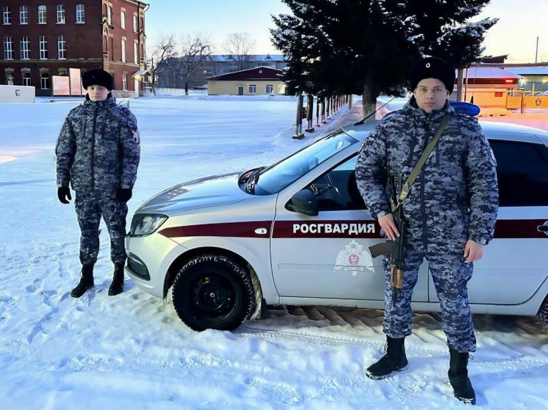 Росгвардейцы совместно с полицейскими задержали подозреваемого в убийстве двоих человек в Иркутске