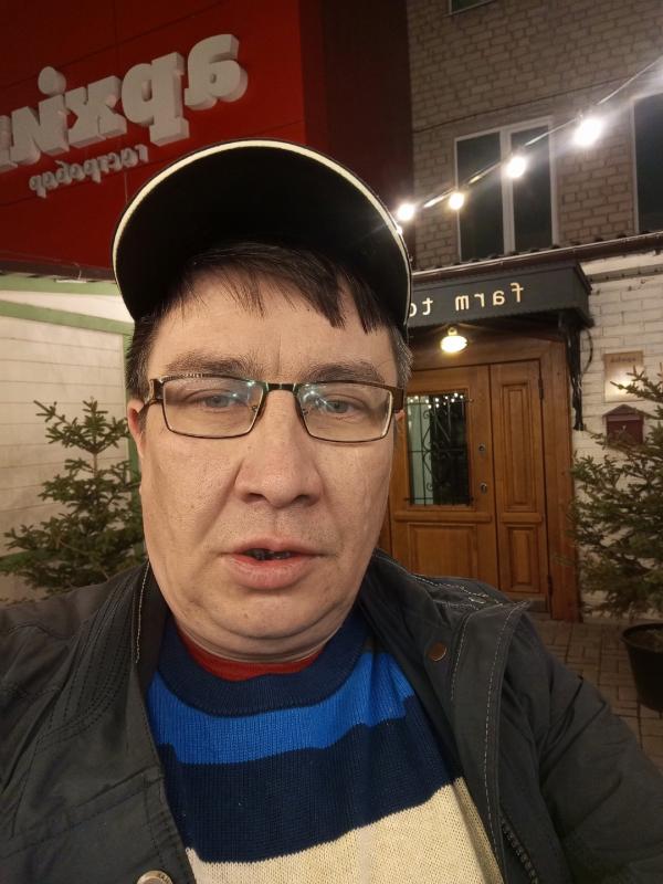 кафе во дворе за театром оперы