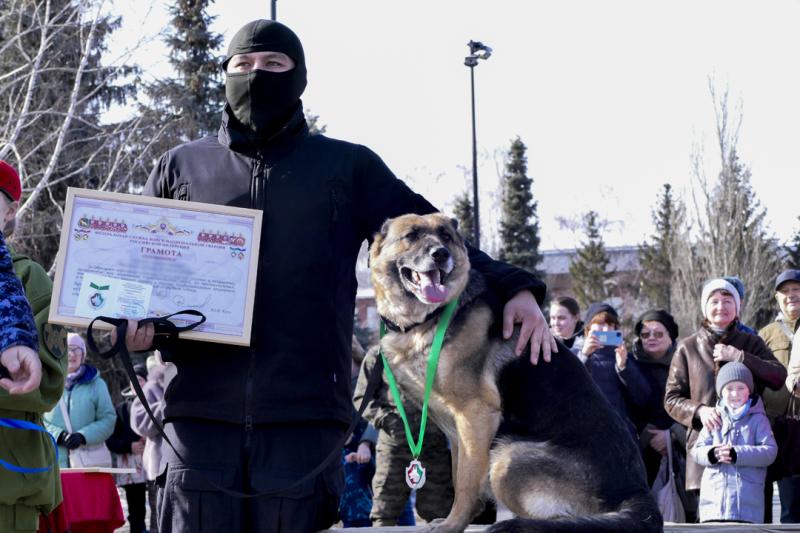 В Кузбассе прошел первый марш служебных собак Росгвардии, ГУФСИН и МЧС