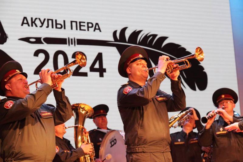 Росгвардия в Томске приняла участие в церемонии награждения победителей конкурса «Акулы пера»