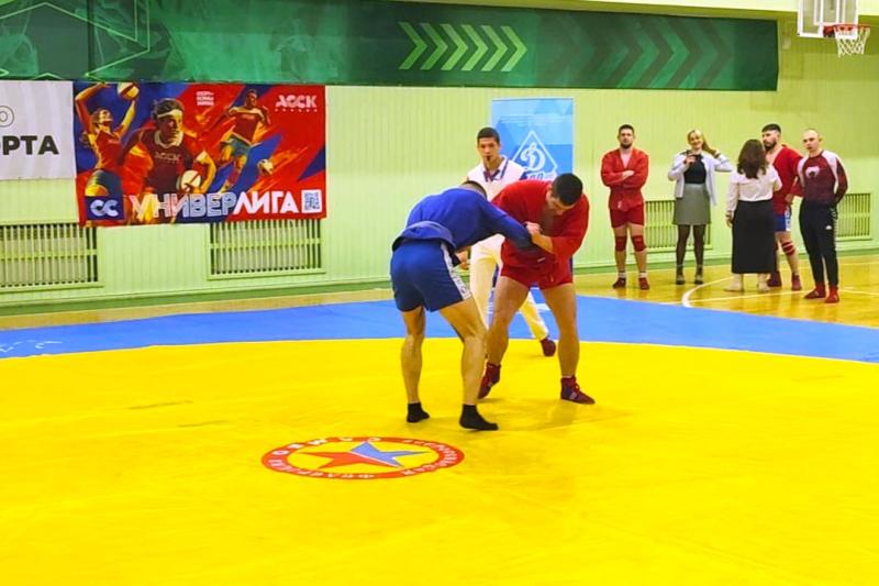 Росгвардейцы успешно выступили на историческом турнире по самбо в Томске