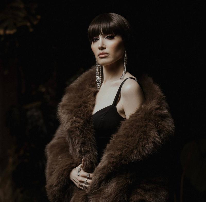 У артиста SANTALOVA вышел новый трек «Сильная»