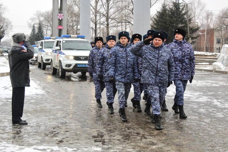 Росгвардия и полиция провели гарнизонный развод в Биробиджане