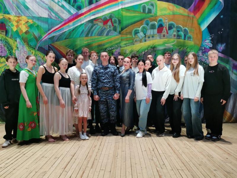 В Кирово-Чепецке росгвардеец принял участие в благотворительном концерте в поддержку участников СВО