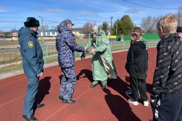 Росгвардеец принял участие в проведении военно-патриотической игры «Зарница 2.0» в городе Темников
