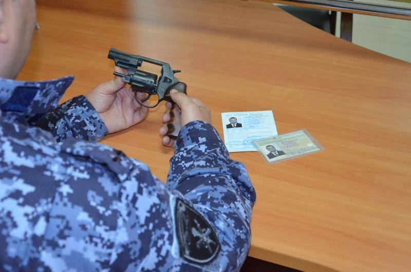 Росгвардейцы за неделю проверили около 70 владельцев оружия в Тамбовской области