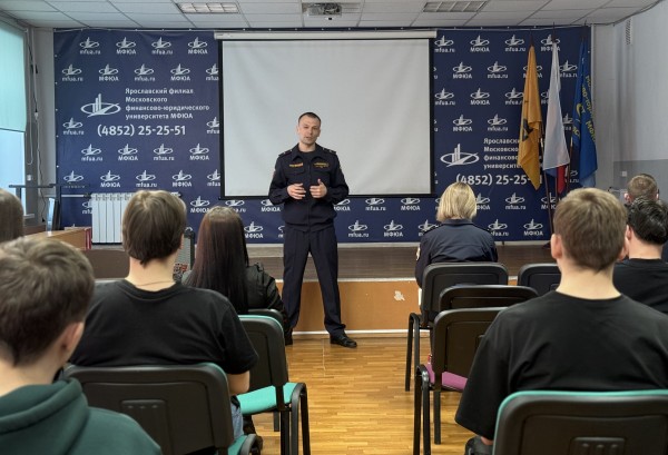 Сотрудники Росгвардии провели очередную встречу со студентами