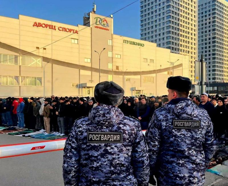 Cотрудники Росгвардии обеспечили безопасность граждан во время проведения мусульманского праздника Ураза-Байрам в Подмосковье