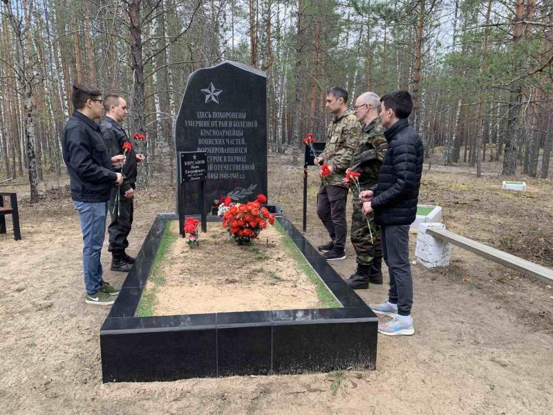 Судебные приставы Марий Эл навели порядок на лесном воинском захоронении