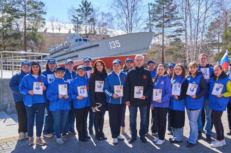 Представители тюменского Росреестра приняли участие в субботнике у мемориала торпедного катера