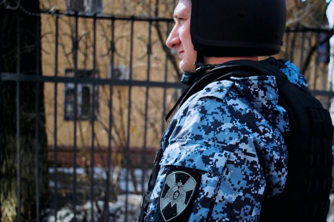 Росгвардейцы задержали предполагаемую виновницу в хищении умной колонки из дома прокопчанки